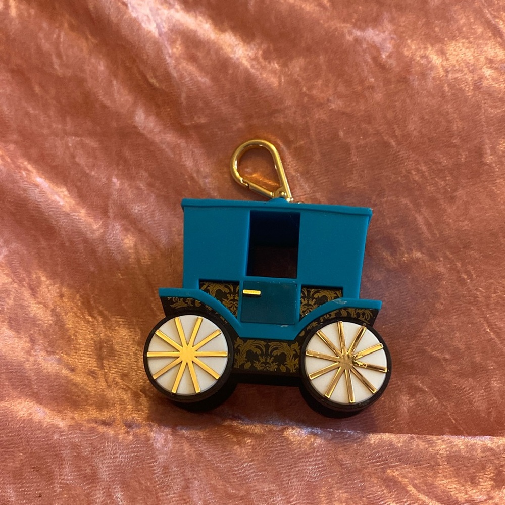 Carriage Hand Sanitizer Holder